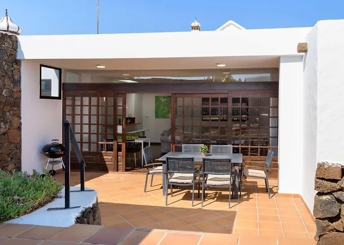 Willa Marisol, Mojones *