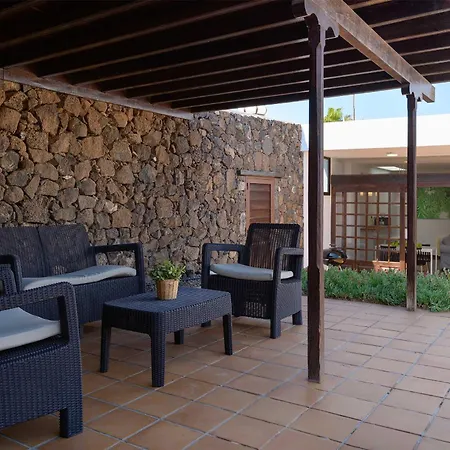 Villa Marisol, Mojones Tías